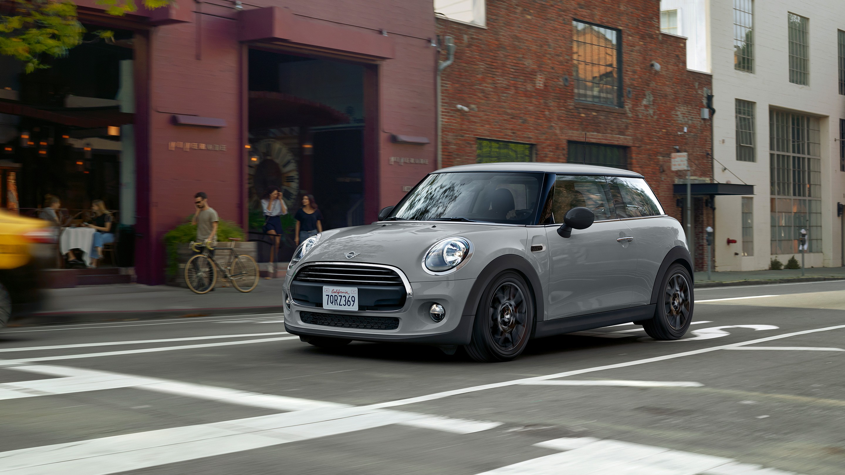 MINI One 3-deurs met Essential Pack.